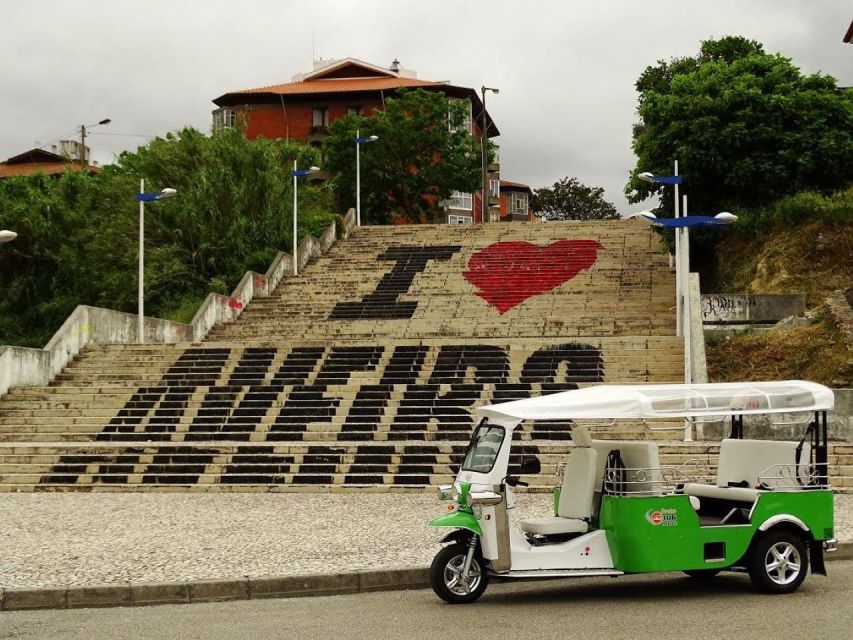 Tuk Tuk Tour in Aveiro - From Dr. Joaquim de Melo Freitas Square to Republic Square, the center story begins
