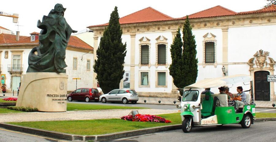 Tuk Tuk Tour in Aveiro - Sé de Aveiro and the Museum of the Princess Joana area