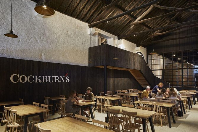 Visit Cockburn's cantine - Stop 1: The lodge visit, from barrels to how tasting makes sense