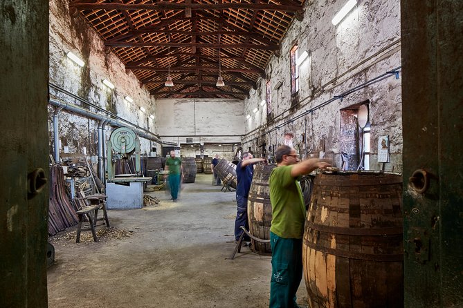 Visit to Cockburn's Cellars - Getting to the lodge and planning your walking comfort