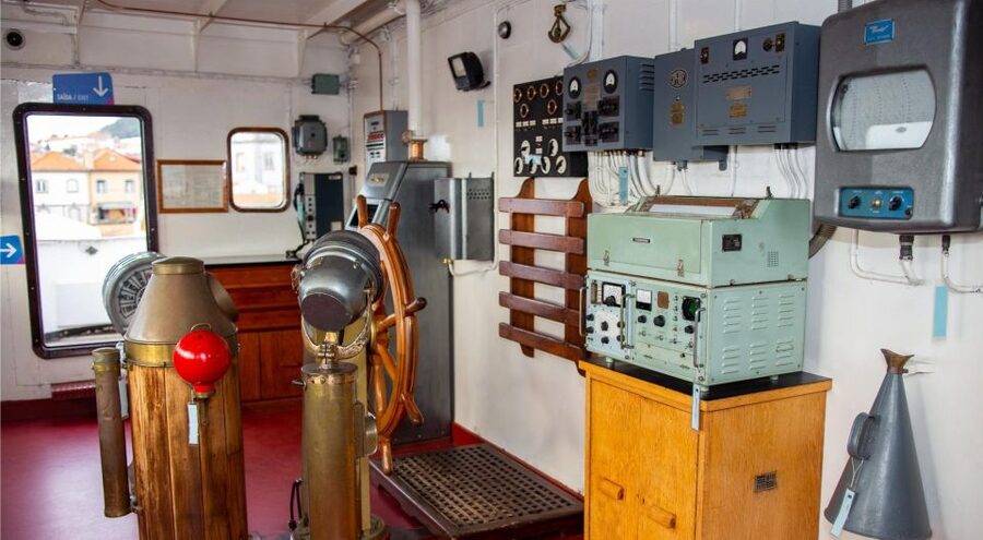 Visit to Gil Eannes hospital Ship Museum - Chapel and temporary exhibits: how the ship balanced care with faith