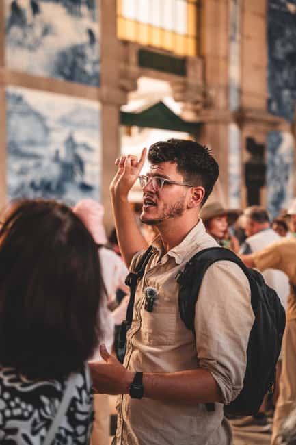 Walking tour discover Porto's center in German (max. 12 pax) - The guide’s value: anecdotes plus practical tips for food and going out