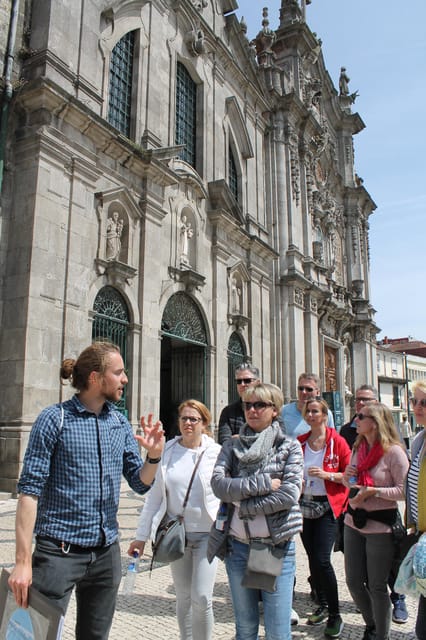 Walking tour discover Porto's center in German (max. 12 pax) - Palácio da Bolsa and Mercado Ferreira de Borges: impressive, even from outside