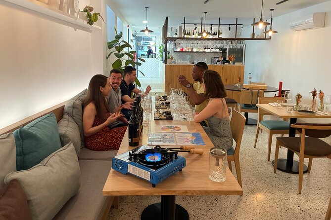 Wine tasting of 5 Port Wines with a Sommelier - How a 5-Port tasting lesson feels in Porto