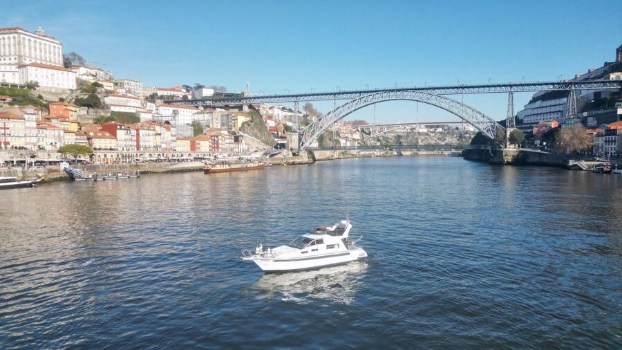 Yacht Douro Tour - Starting at R. do Ouro 160: what the meet-up sets up